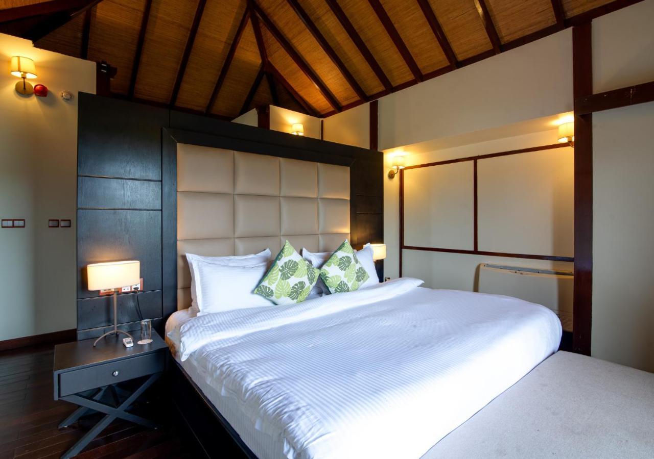 Lakowe Lakes Hotel, Golf And Country Estate By Newmark Lagos Buitenkant foto
