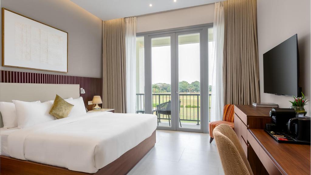Lakowe Lakes Hotel, Golf And Country Estate By Newmark Lagos Buitenkant foto