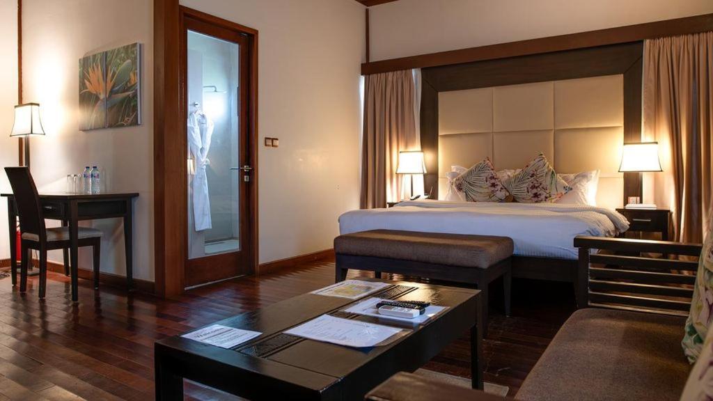 Lakowe Lakes Hotel, Golf And Country Estate By Newmark Lagos Buitenkant foto