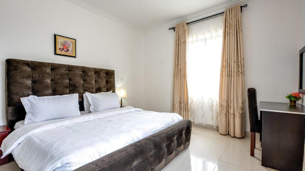 Lakowe Lakes Hotel, Golf And Country Estate By Newmark Lagos Buitenkant foto