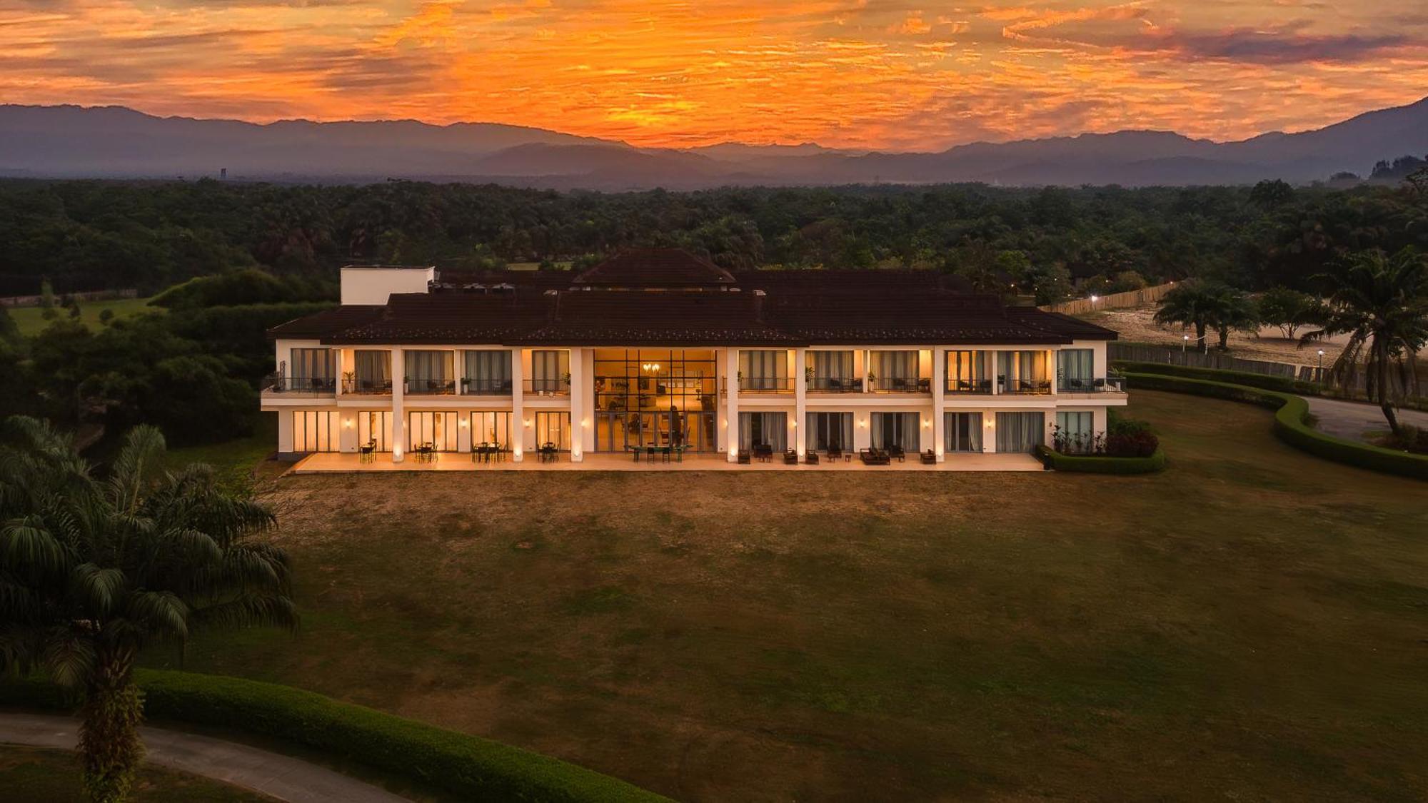 Lakowe Lakes Hotel, Golf And Country Estate By Newmark Lagos Buitenkant foto